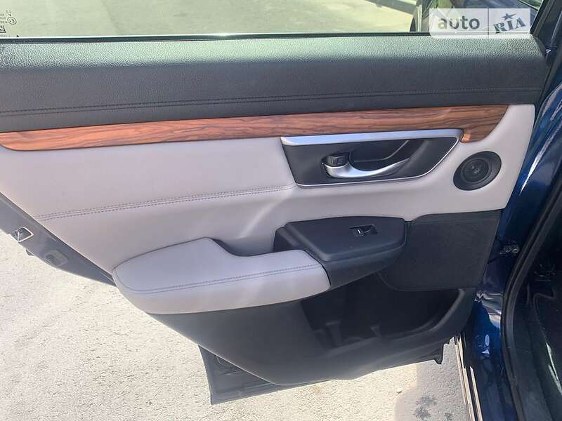 Внедорожник / Кроссовер Honda CR-V 2017 в Одессе