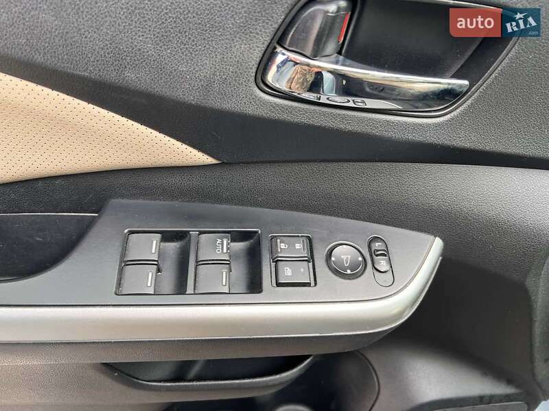 Внедорожник / Кроссовер Honda CR-V 2016 в Киеве