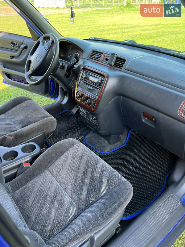 Внедорожник / Кроссовер Honda CR-V 2001 в Киеве