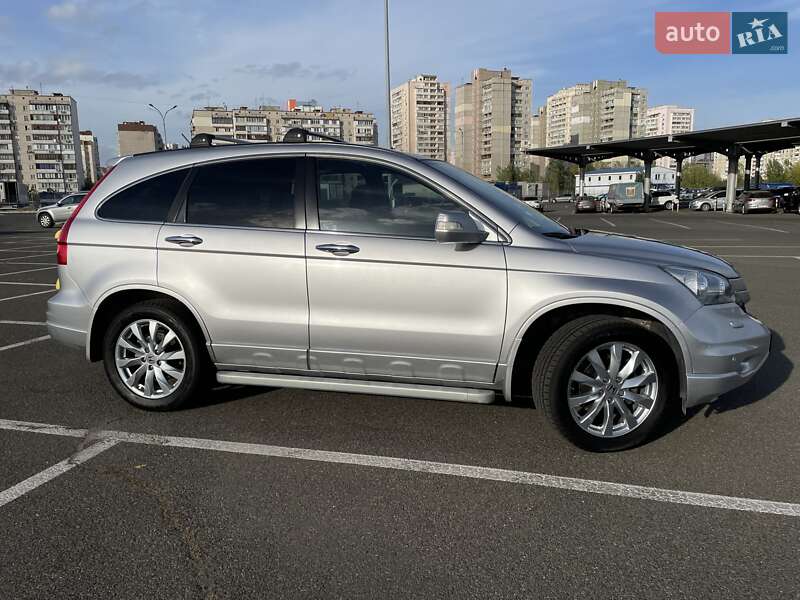Внедорожник / Кроссовер Honda CR-V 2011 в Киеве