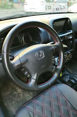 Внедорожник / Кроссовер Honda CR-V 2005 в 