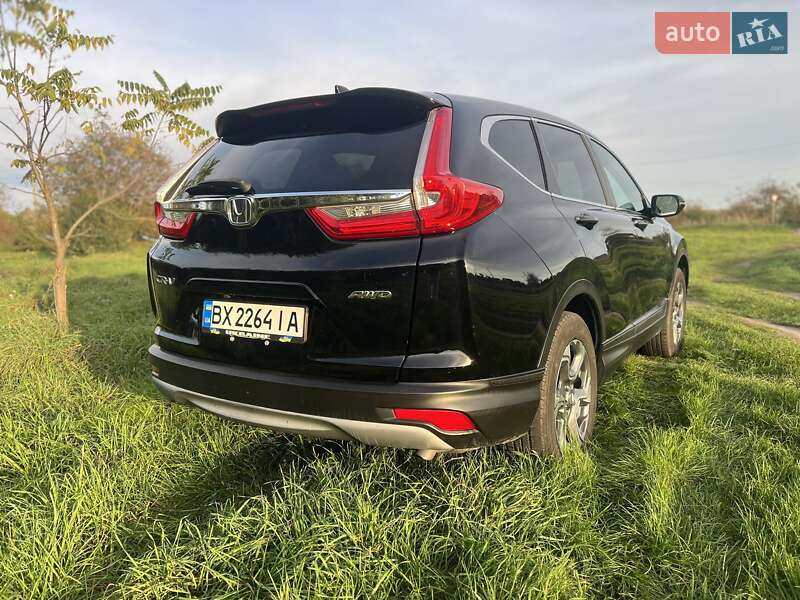 Внедорожник / Кроссовер Honda CR-V 2017 в Хмельницком