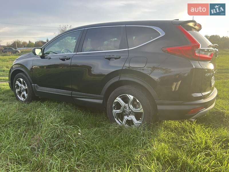 Внедорожник / Кроссовер Honda CR-V 2017 в Хмельницком