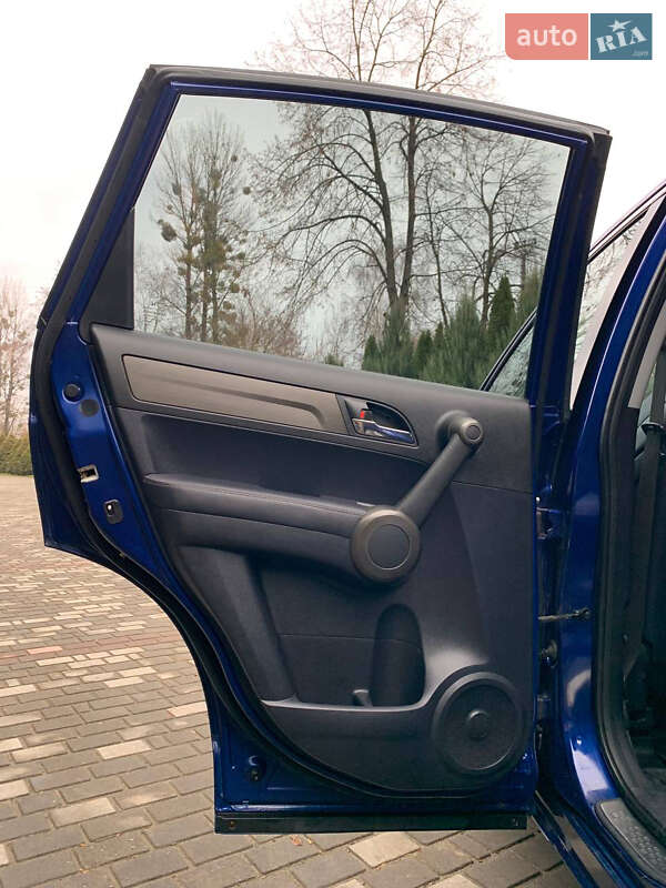 Внедорожник / Кроссовер Honda CR-V 2011 в Новом Калинове