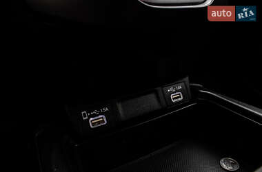 Позашляховик / Кросовер Honda CR-V 2022 в 