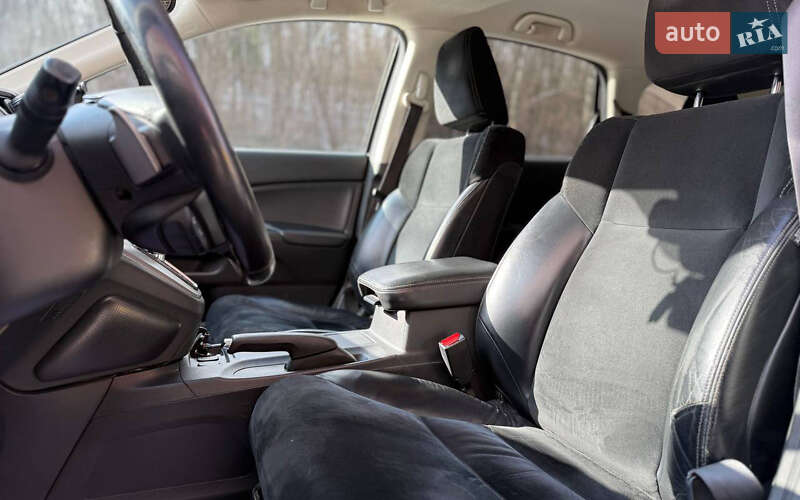 Внедорожник / Кроссовер Honda CR-V 2013 в Черновцах