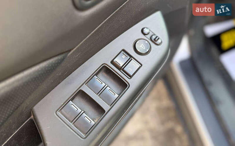 Внедорожник / Кроссовер Honda CR-V 2013 в Черновцах