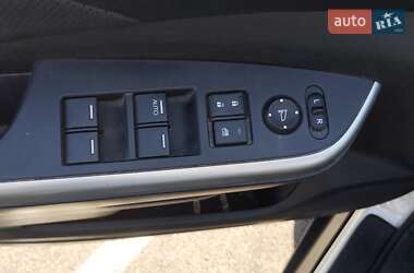 Внедорожник / Кроссовер Honda CR-V 2016 в 