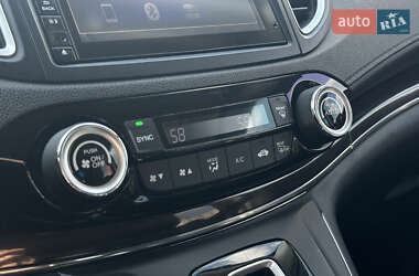 Внедорожник / Кроссовер Honda CR-V 2016 в 