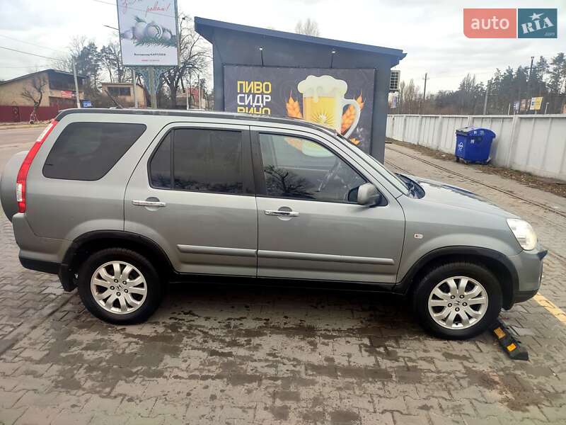 Внедорожник / Кроссовер Honda CR-V 2006 в Вышгороде