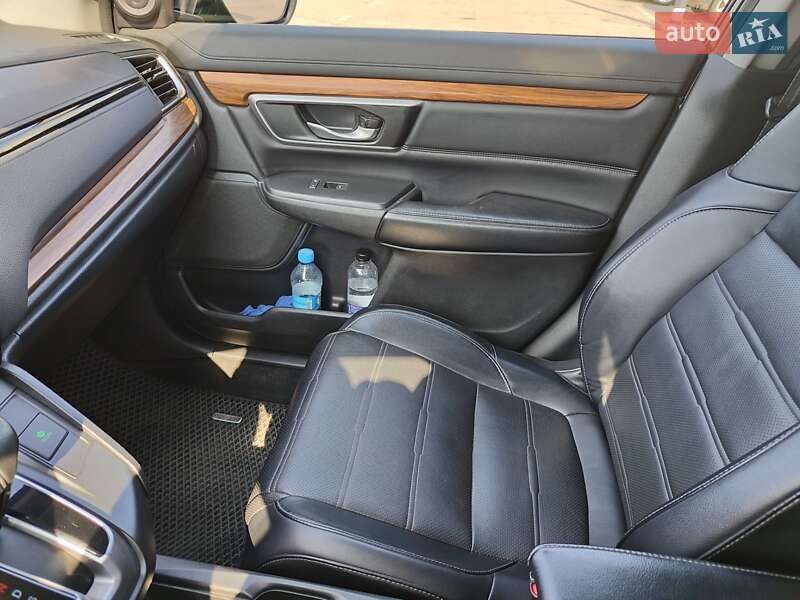Внедорожник / Кроссовер Honda CR-V 2017 в Киеве