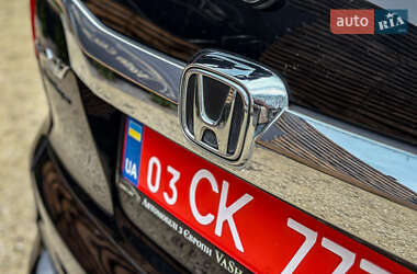 Позашляховик / Кросовер Honda CR-V 2016 в 