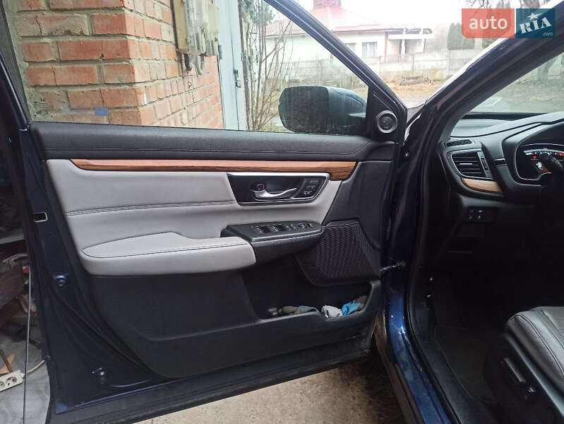 Позашляховик / Кросовер Honda CR-V 2017 в Здолбуніві