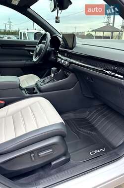 Позашляховик / Кросовер Honda CR-V 2022 в 