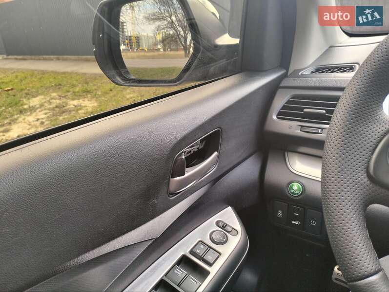 Позашляховик / Кросовер Honda CR-V 2015 в Полтаві