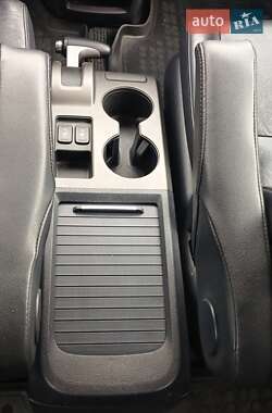 Позашляховик / Кросовер Honda CR-V 2010 в 