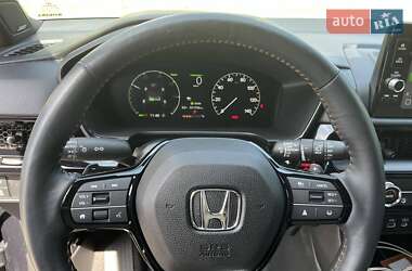 Позашляховик / Кросовер Honda CR-V 2023 в 