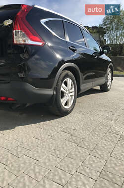 Позашляховик / Кросовер Honda CR-V 2014 в 