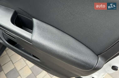 Позашляховик / Кросовер Honda CR-V 2014 в 