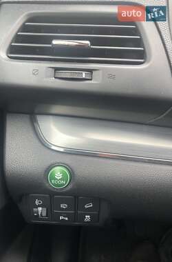 Внедорожник / Кроссовер Honda CR-V 2015 в 