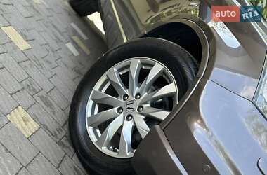 Позашляховик / Кросовер Honda CR-V 2011 в 