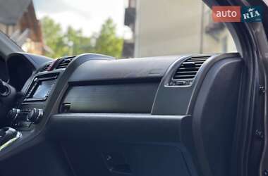 Позашляховик / Кросовер Honda CR-V 2011 в 