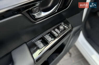 Внедорожник / Кроссовер Honda CR-V 2023 в 