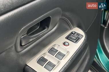 Позашляховик / Кросовер Honda CR-V 2003 в 