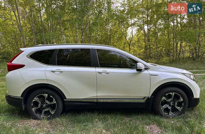 Внедорожник / Кроссовер Honda CR-V 2020 в Макарове