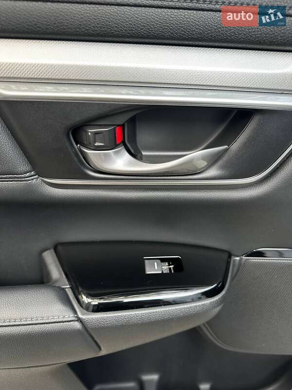 Внедорожник / Кроссовер Honda CR-V 2020 в Макарове