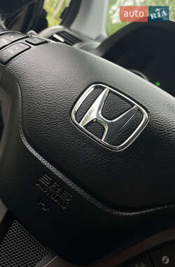 Позашляховик / Кросовер Honda CR-V 2010 в 