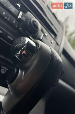 Позашляховик / Кросовер Honda CR-V 2010 в 