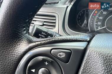 Позашляховик / Кросовер Honda CR-V 2013 в 