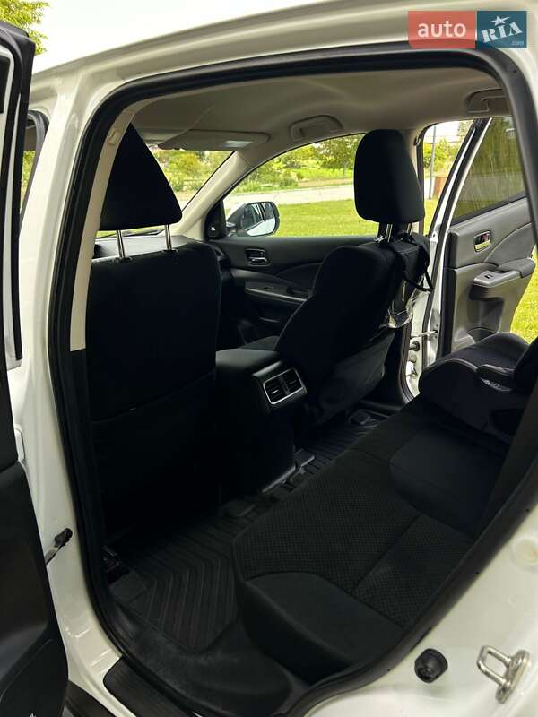 Внедорожник / Кроссовер Honda CR-V 2015 в Сокале