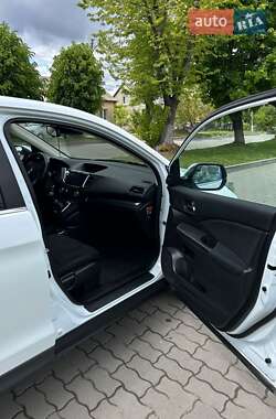 Внедорожник / Кроссовер Honda CR-V 2015 в Сокале