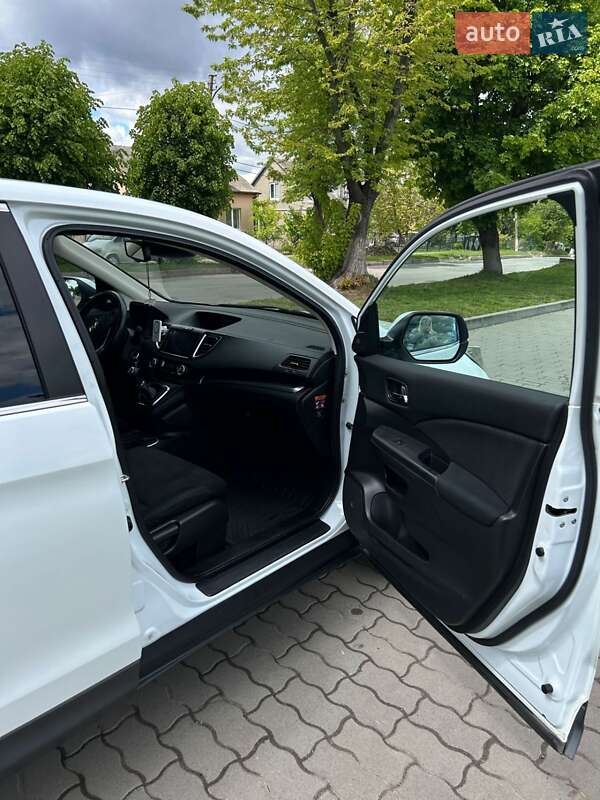 Внедорожник / Кроссовер Honda CR-V 2015 в Сокале