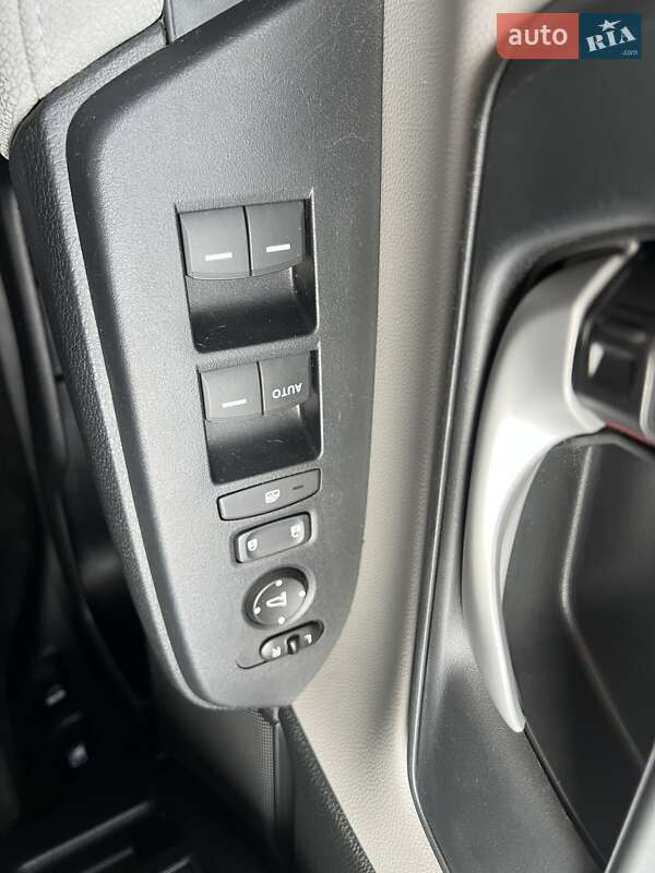 Внедорожник / Кроссовер Honda CR-V 2019 в Сквире