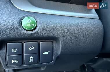 Позашляховик / Кросовер Honda CR-V 2014 в 