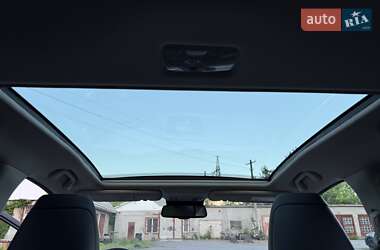 Позашляховик / Кросовер Honda CR-V 2014 в 