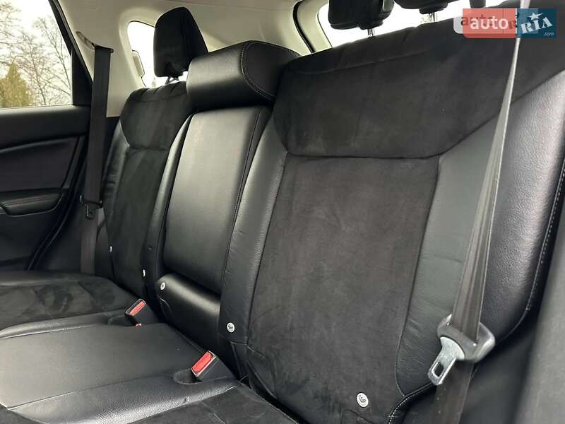 Позашляховик / Кросовер Honda CR-V 2013 в Чернівцях