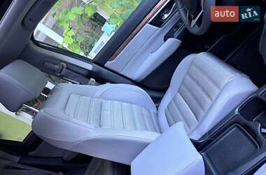 Внедорожник / Кроссовер Honda CR-V 2018 в 