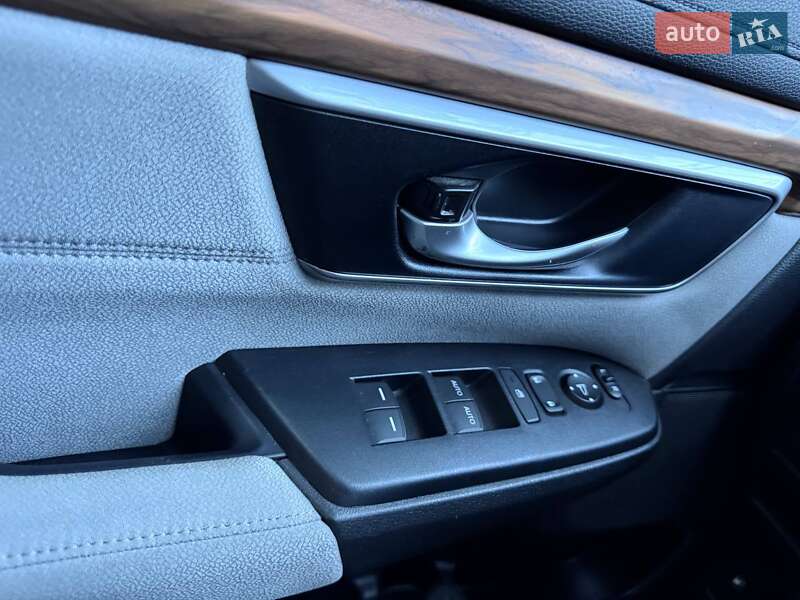 Внедорожник / Кроссовер Honda CR-V 2018 в Одессе фото 14 Внедорожник / Кроссовер Honda CR-V 2018 в Одессе