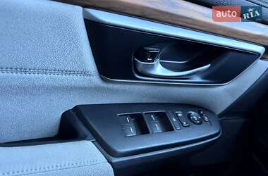 Внедорожник / Кроссовер Honda CR-V 2018 в 