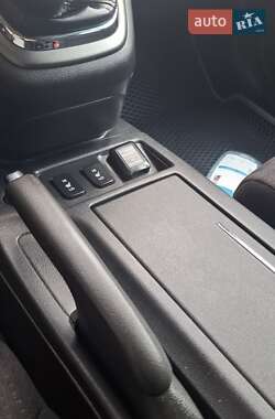 Позашляховик / Кросовер Honda CR-V 2014 в 