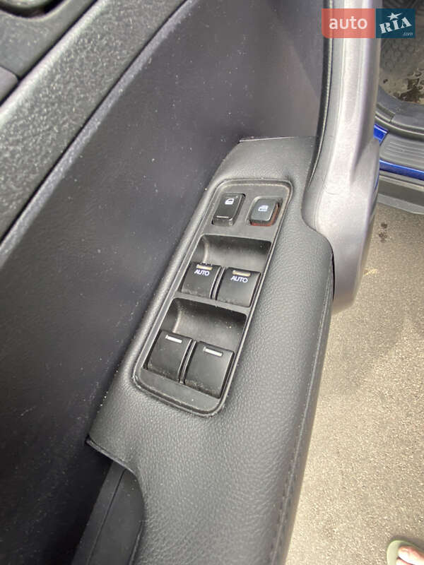 Позашляховик / Кросовер Honda CR-V 2009 в Києві