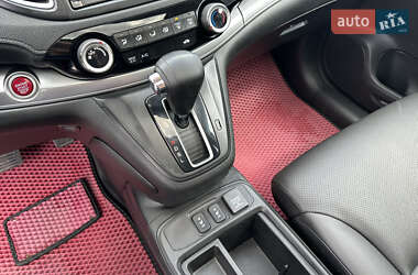 Внедорожник / Кроссовер Honda CR-V 2015 в 