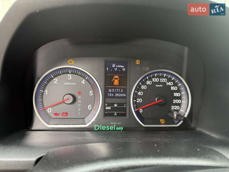 Позашляховик / Кросовер Honda CR-V 2010 в Чернівцях