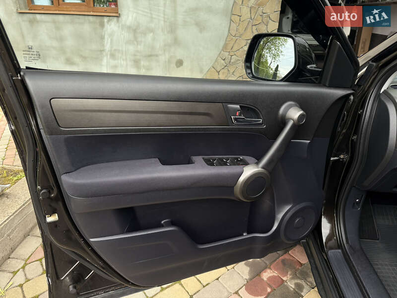 Позашляховик / Кросовер Honda CR-V 2010 в Чернівцях