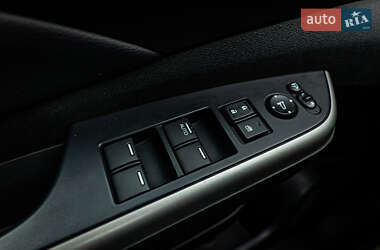 Внедорожник / Кроссовер Honda CR-V 2014 в 