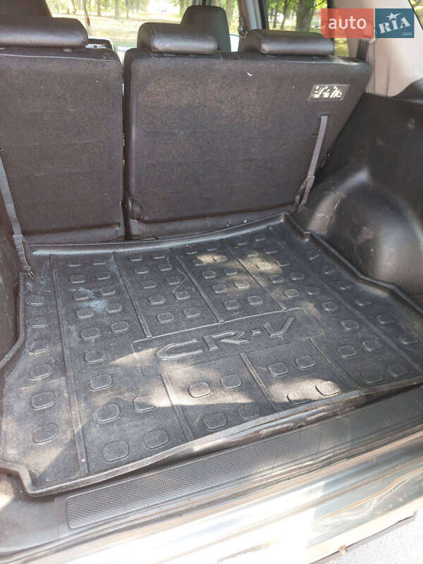 Внедорожник / Кроссовер Honda CR-V 2006 в Кременчуге